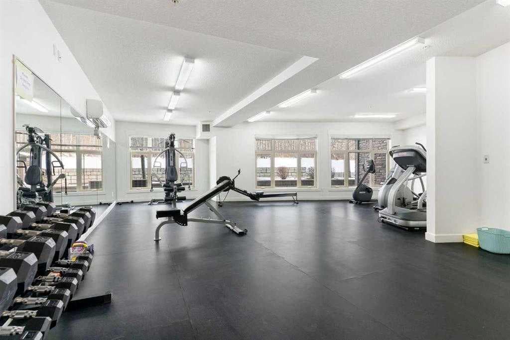 214, 15 Aspenmont Heights SW