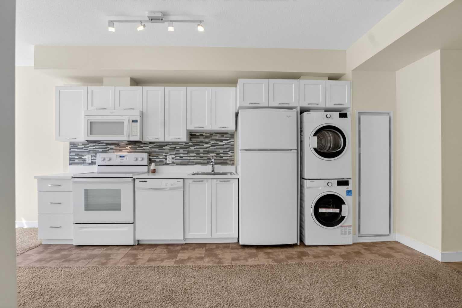 702, 3830 Brentwood Road NW