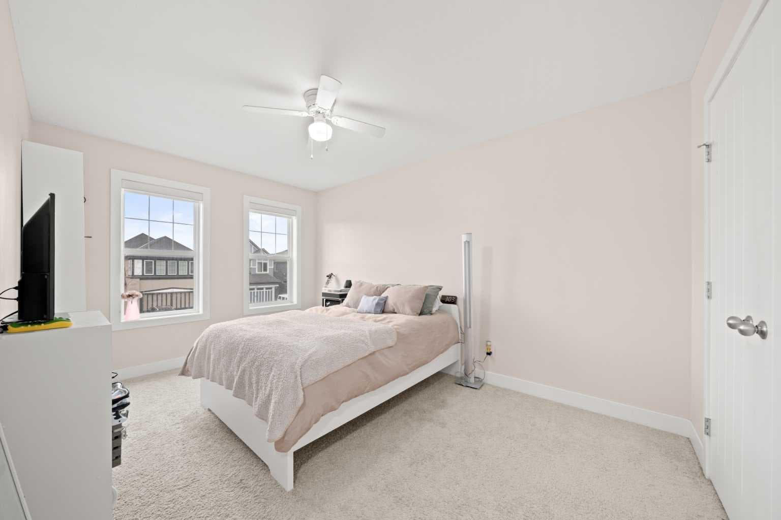 115 Mahogany Way SE