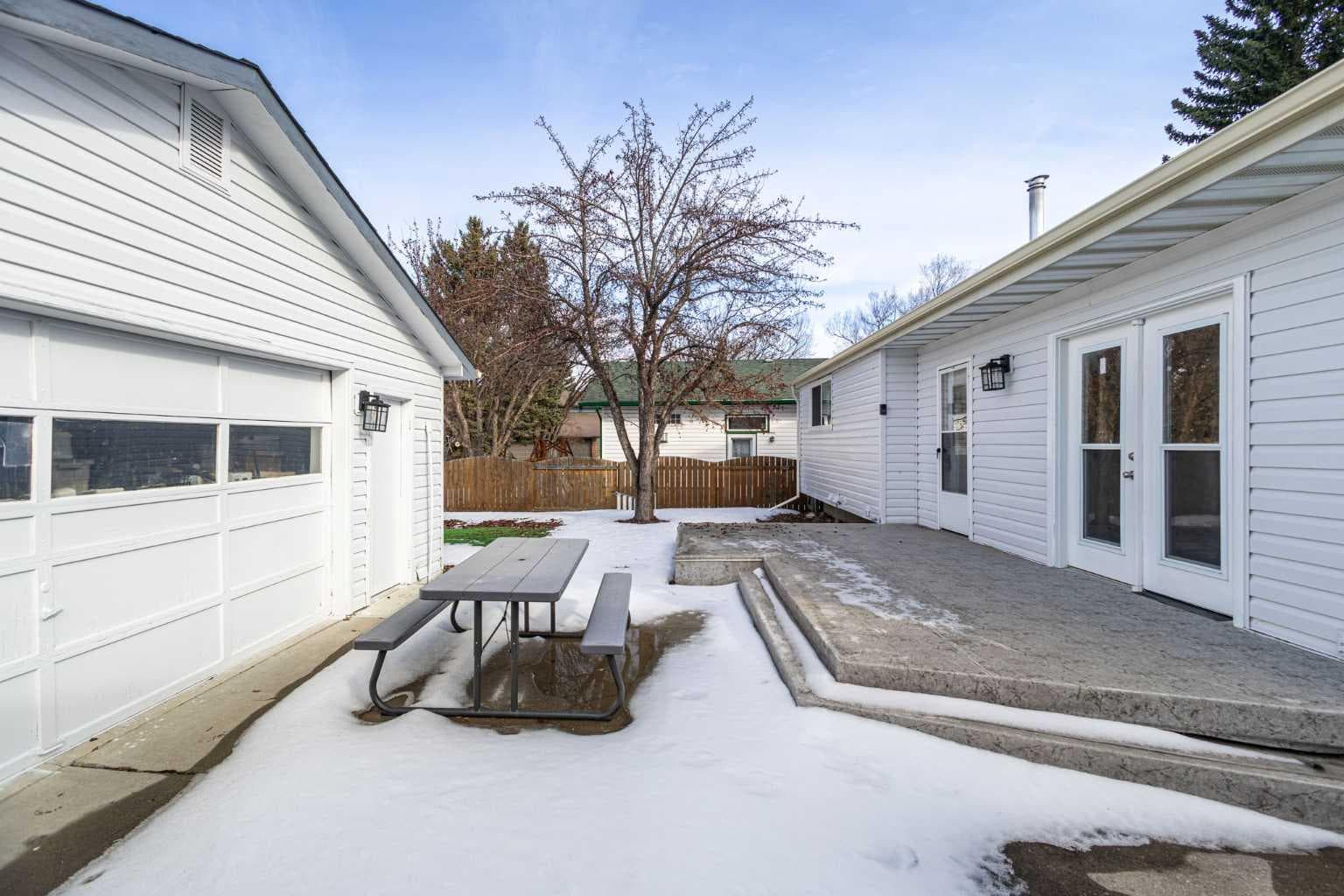 208 Woodpark Place SW