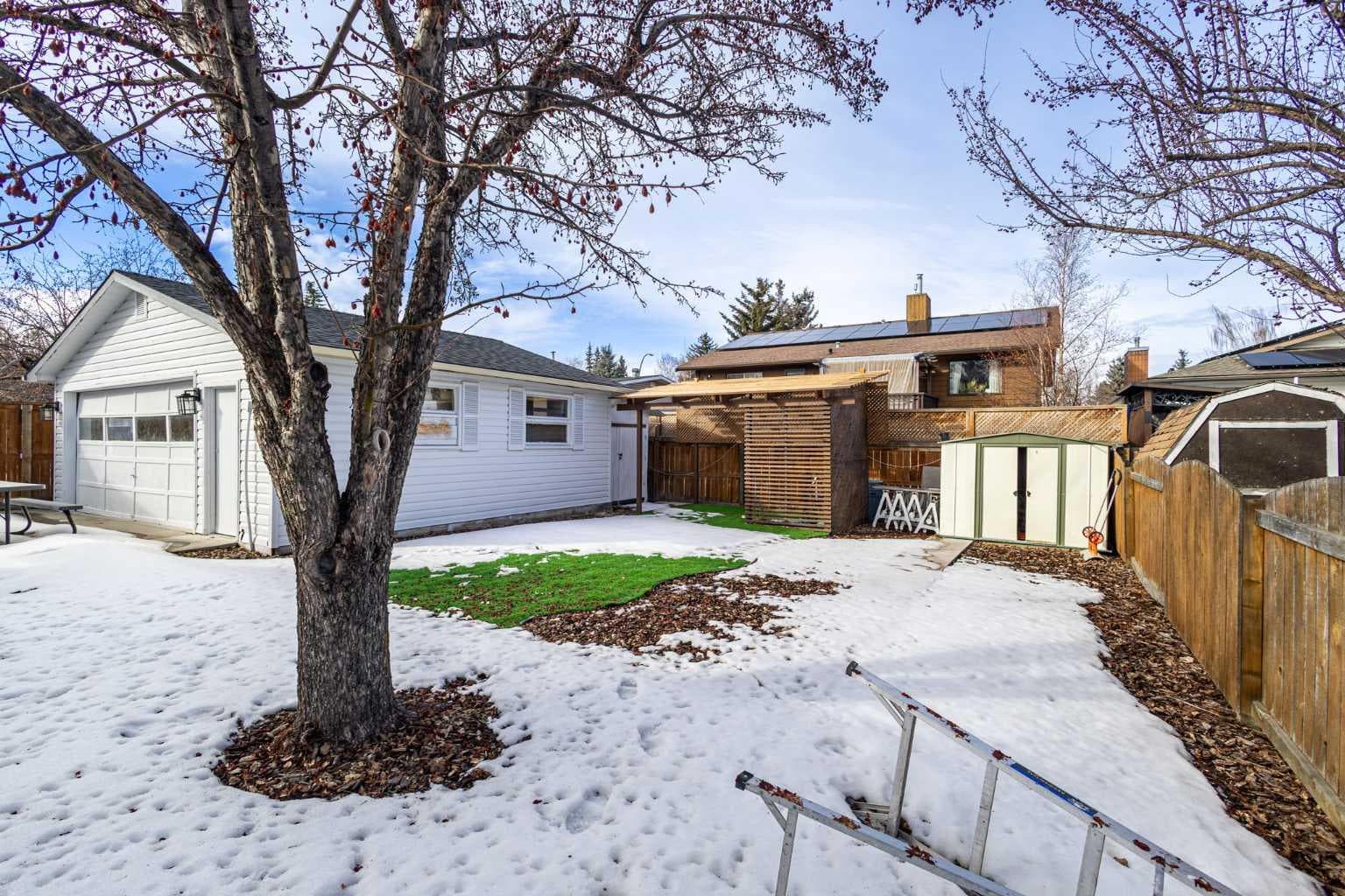 208 Woodpark Place SW