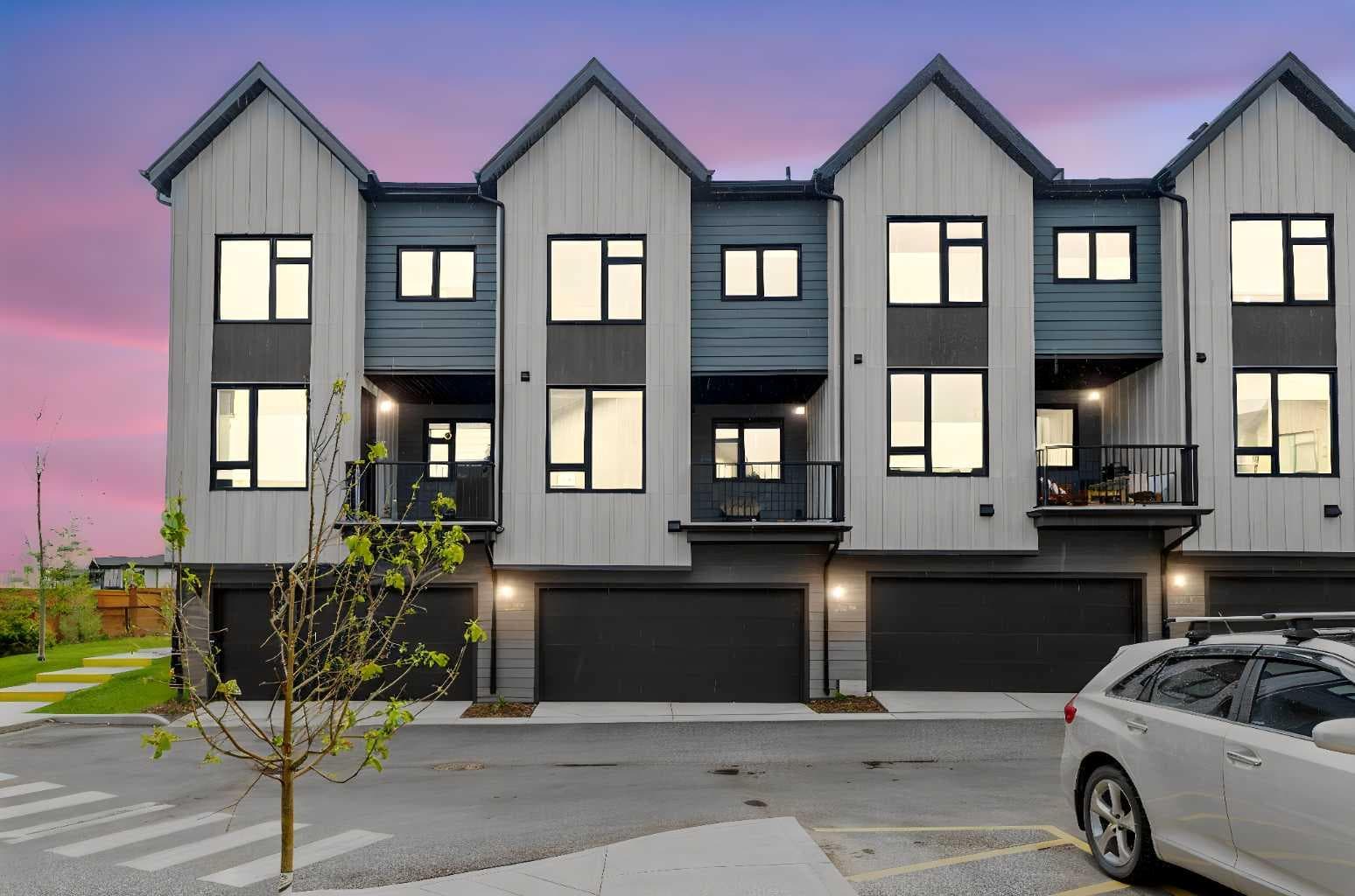 327, 85 sage hill Heights NW