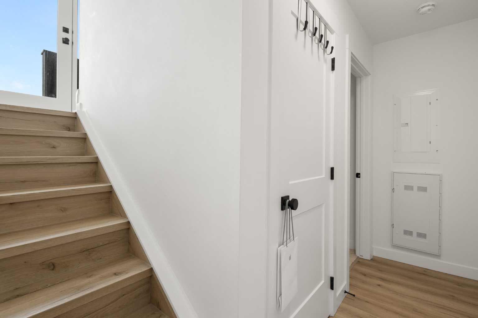 327, 85 sage hill Heights NW