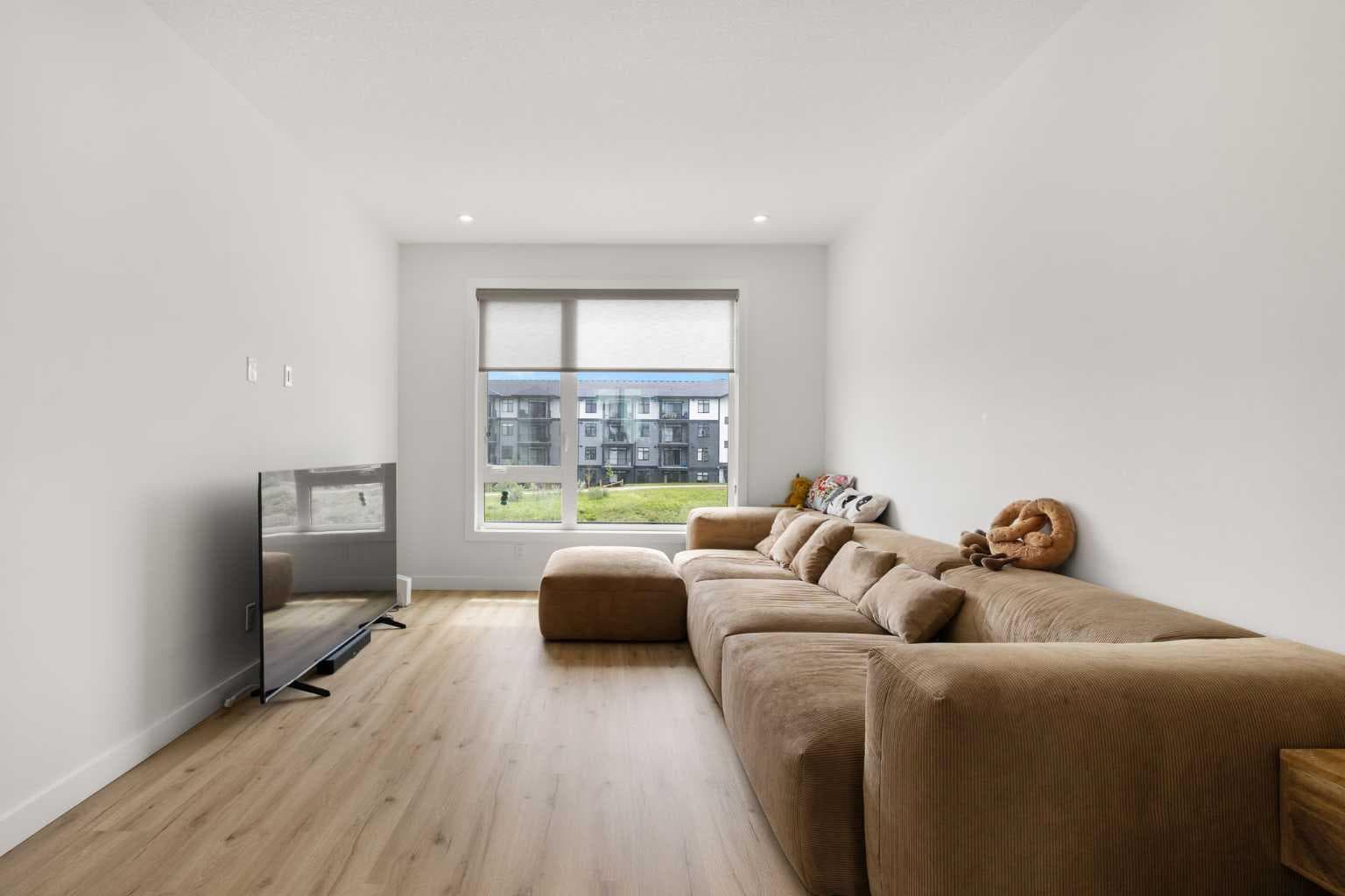 327, 85 sage hill Heights NW