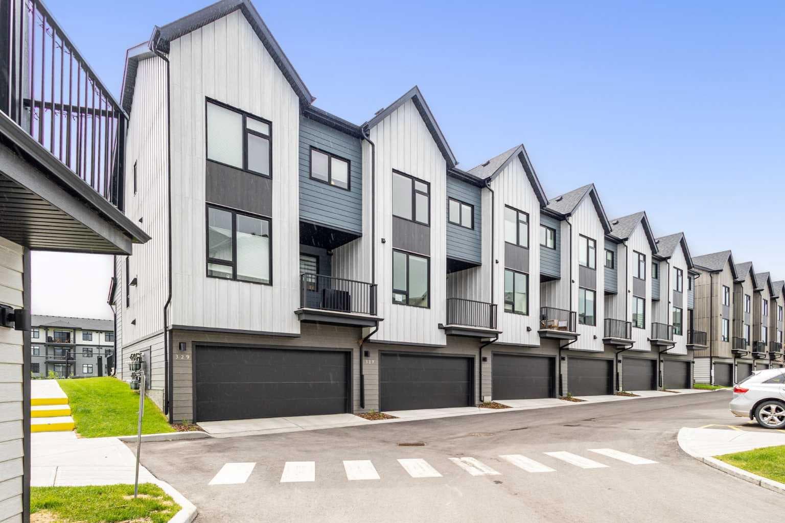 327, 85 sage hill Heights NW