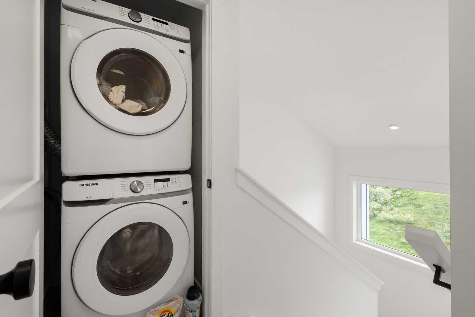 327, 85 sage hill Heights NW