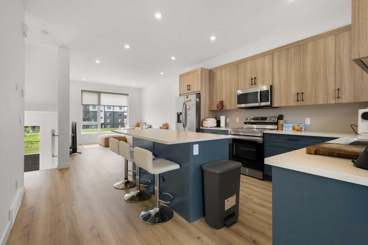 327, 85 sage hill Heights NW