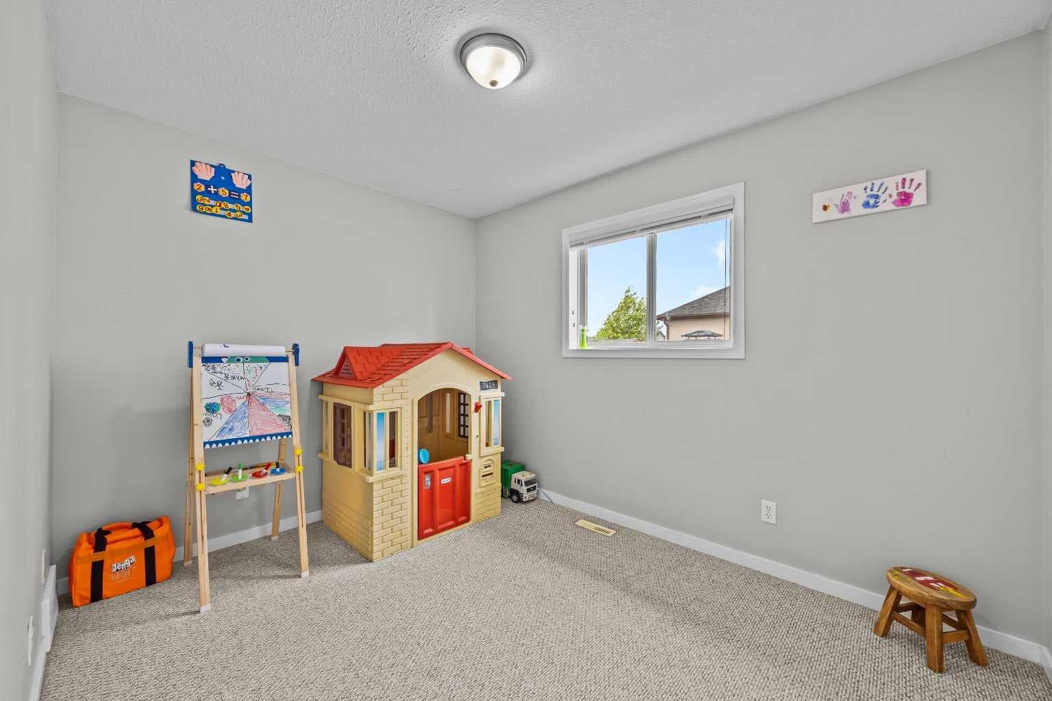 67 Saddlemead Green NE