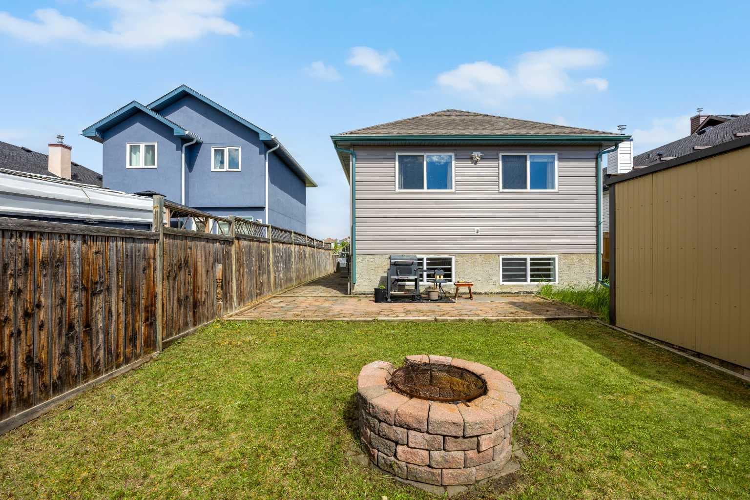 67 Saddlemead Green NE