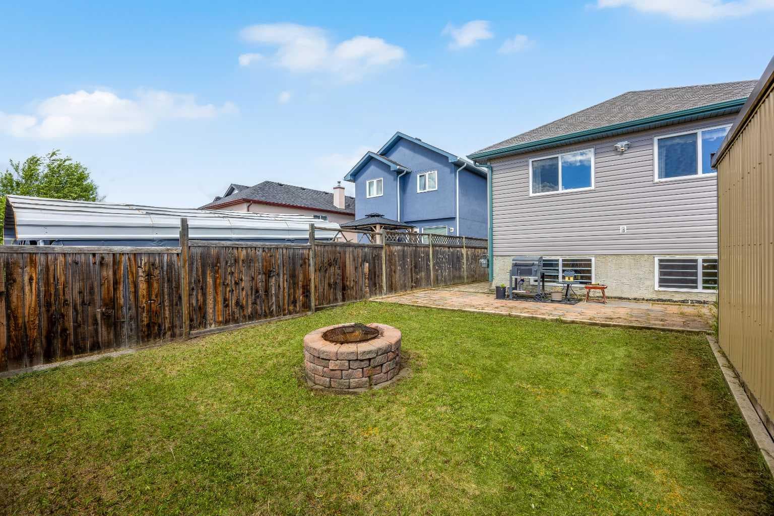 67 Saddlemead Green NE