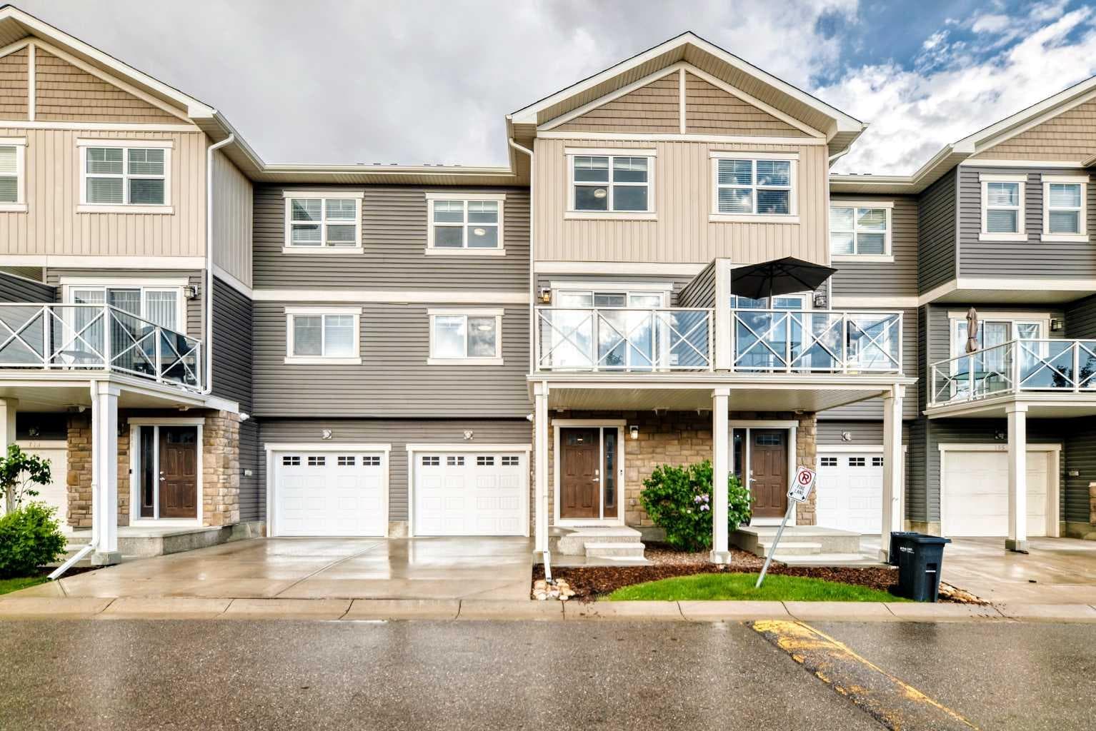 709 Skyview Ranch Grove NE