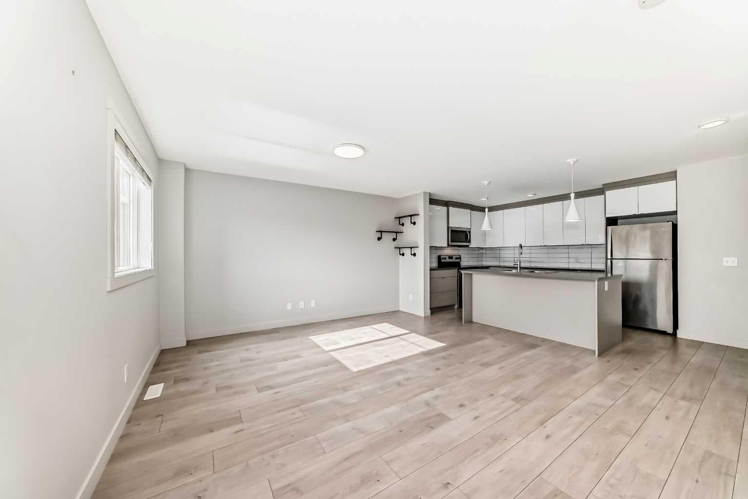 709 Skyview Ranch Grove NE