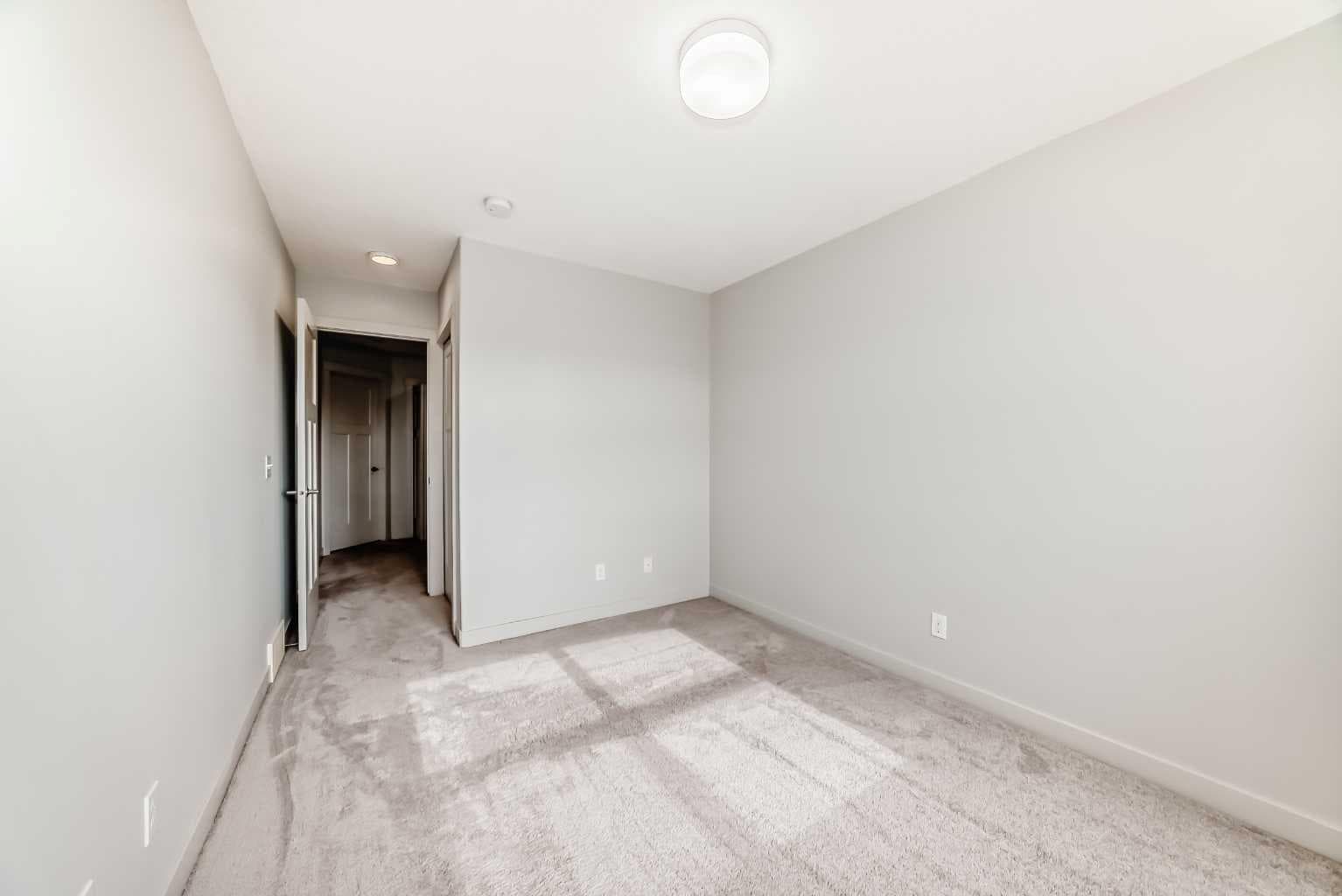 709 Skyview Ranch Grove NE