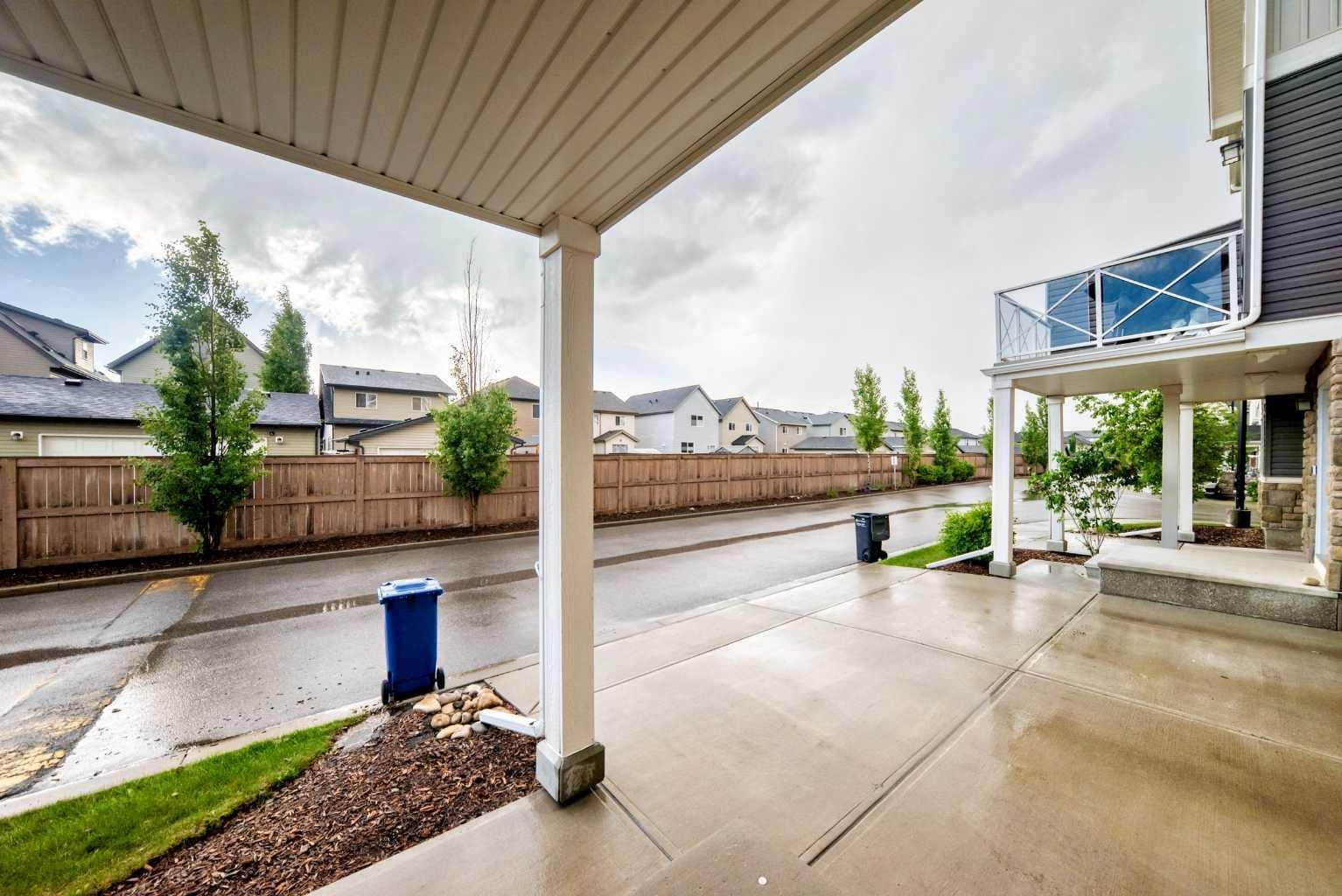 709 Skyview Ranch Grove NE