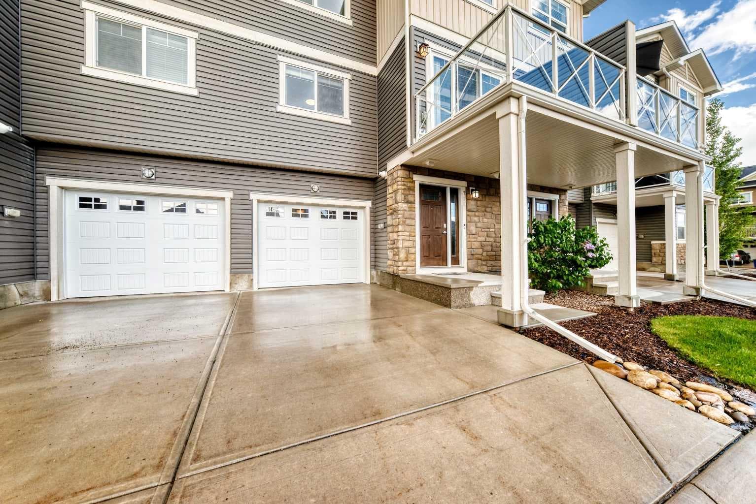 709 Skyview Ranch Grove NE