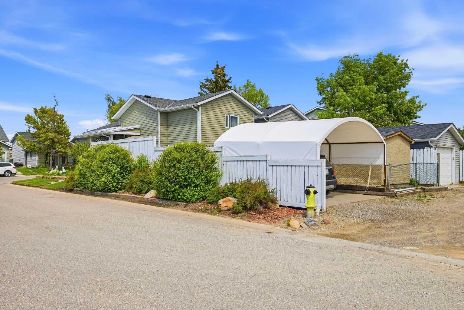 45 Taradale Close NE