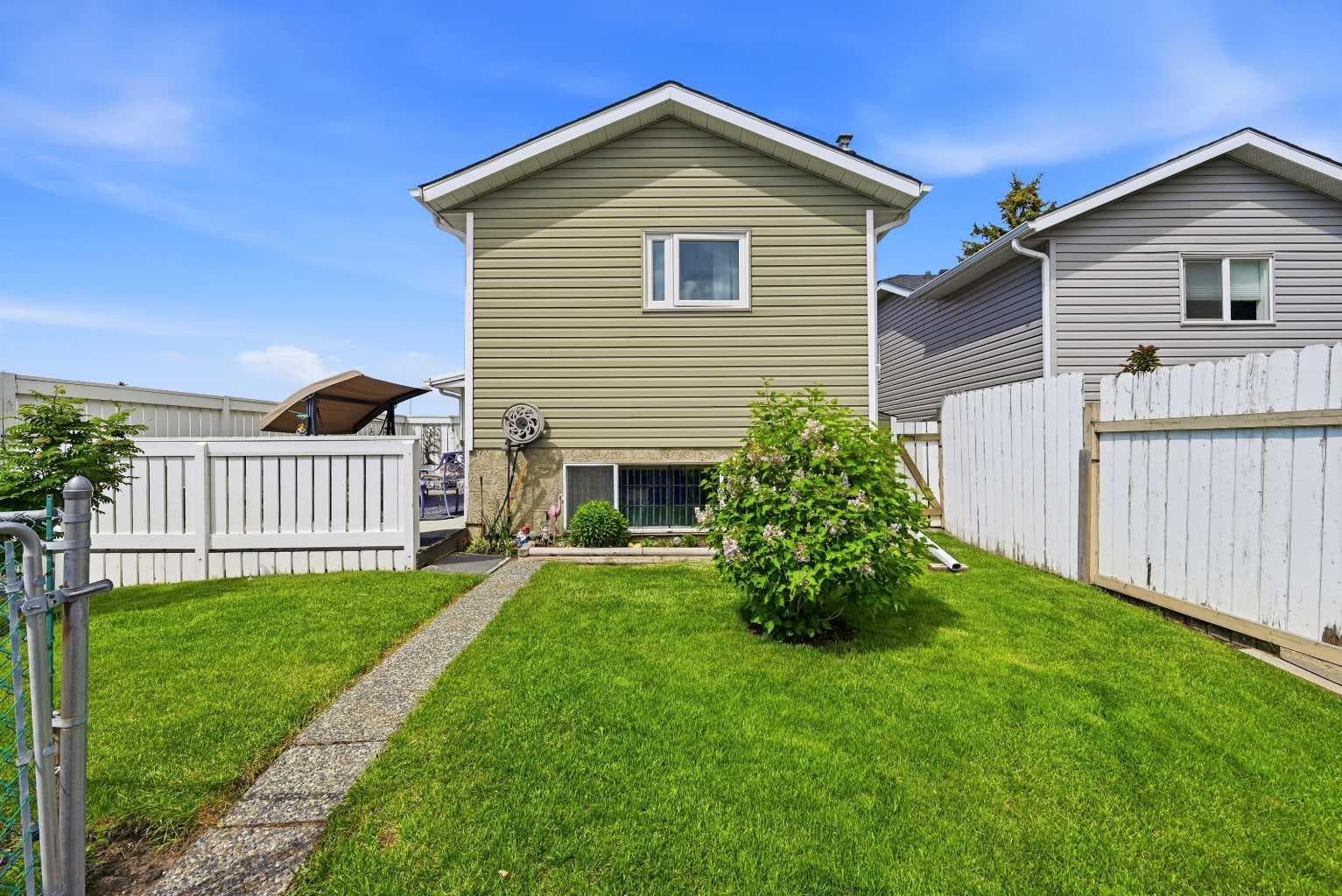 45 Taradale Close NE