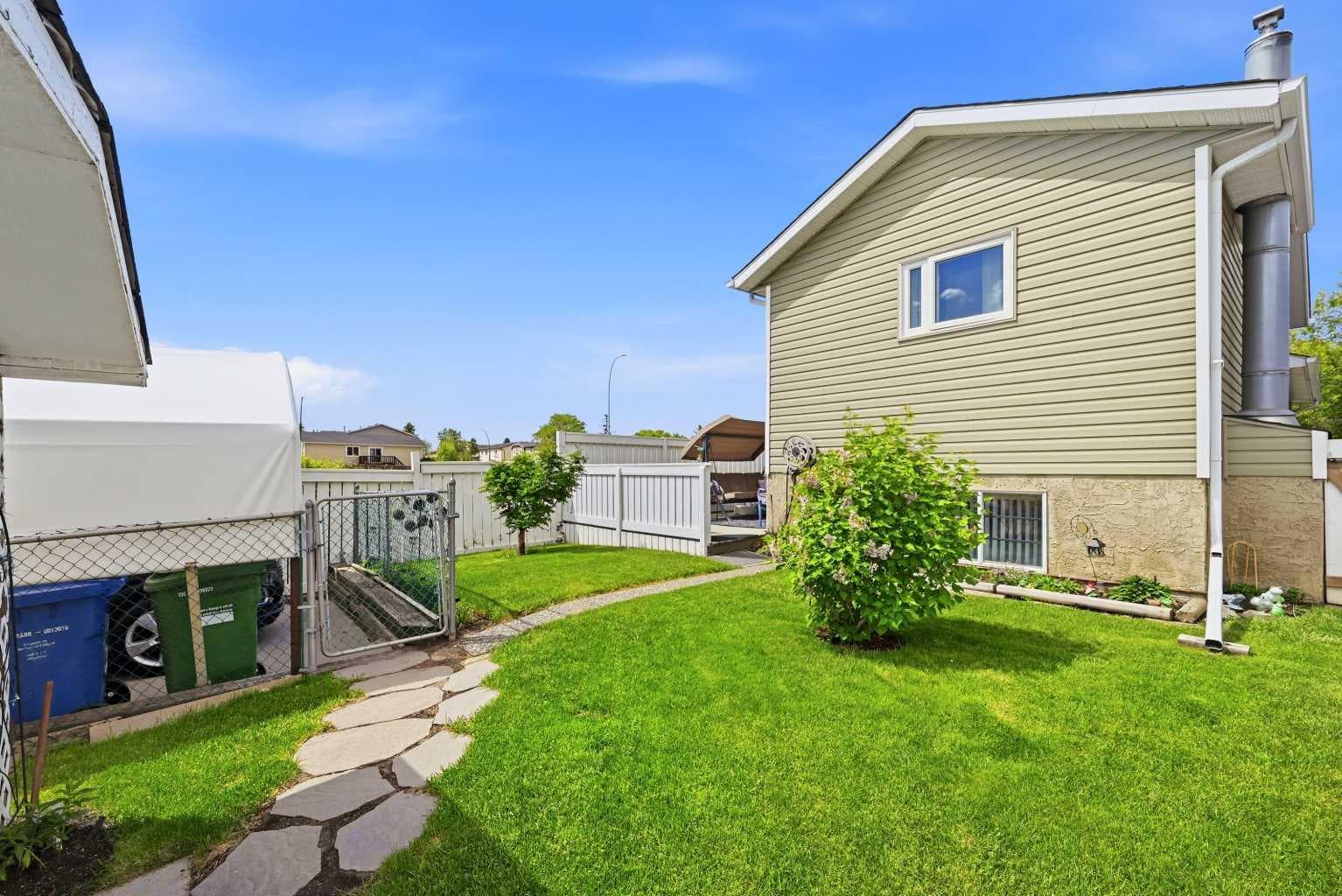 45 Taradale Close NE