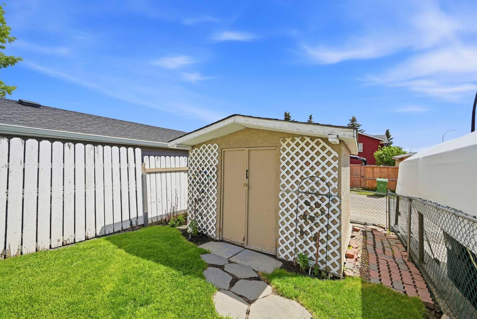 45 Taradale Close NE