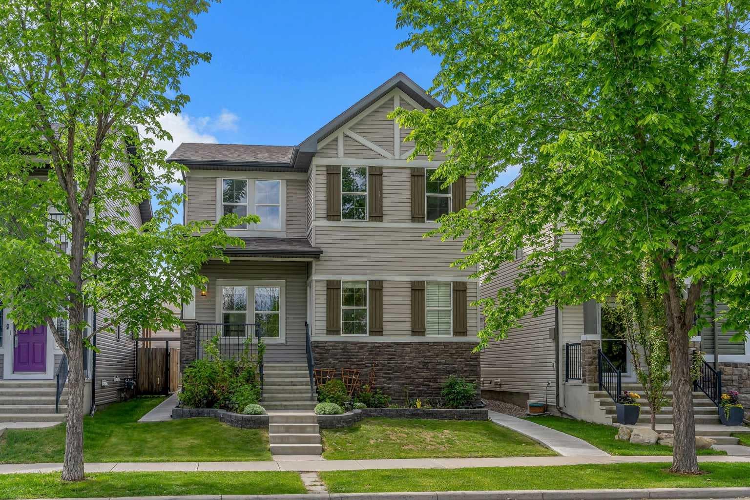 240 Elgin Meadows Way SE
