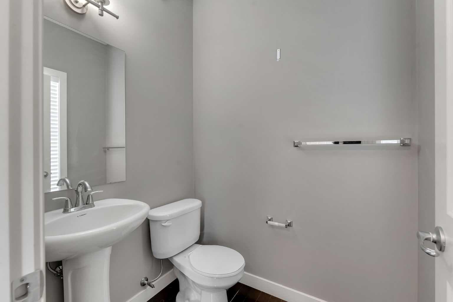 240 Elgin Meadows Way SE