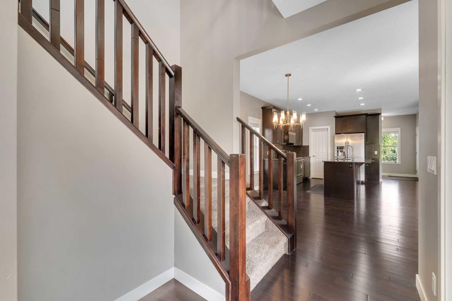 240 Elgin Meadows Way SE