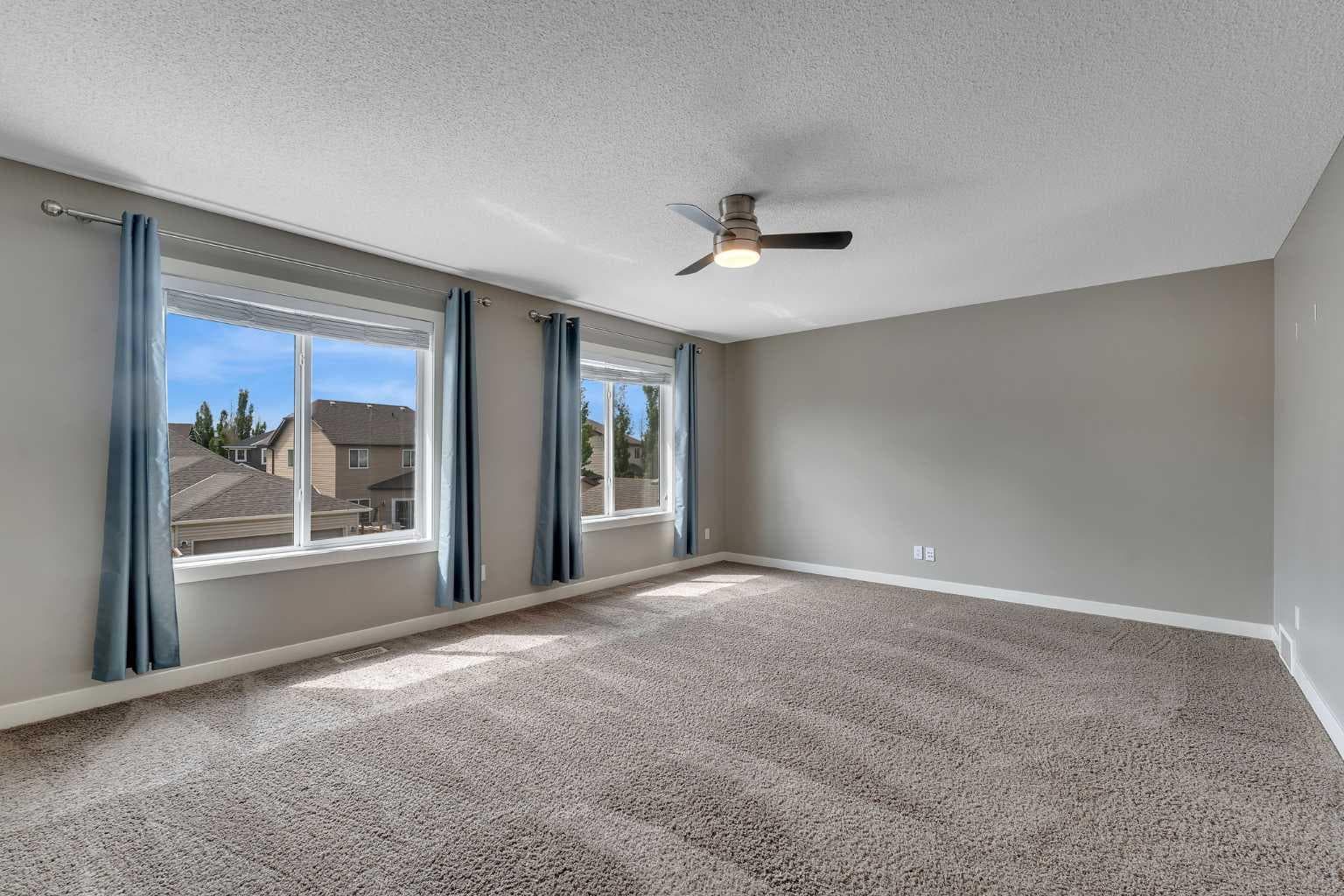 240 Elgin Meadows Way SE