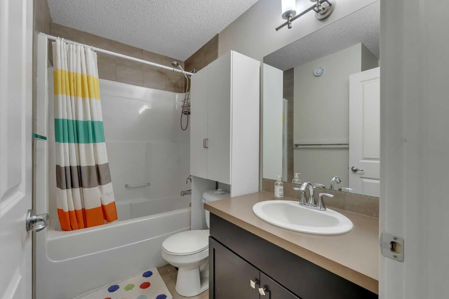 240 Elgin Meadows Way SE