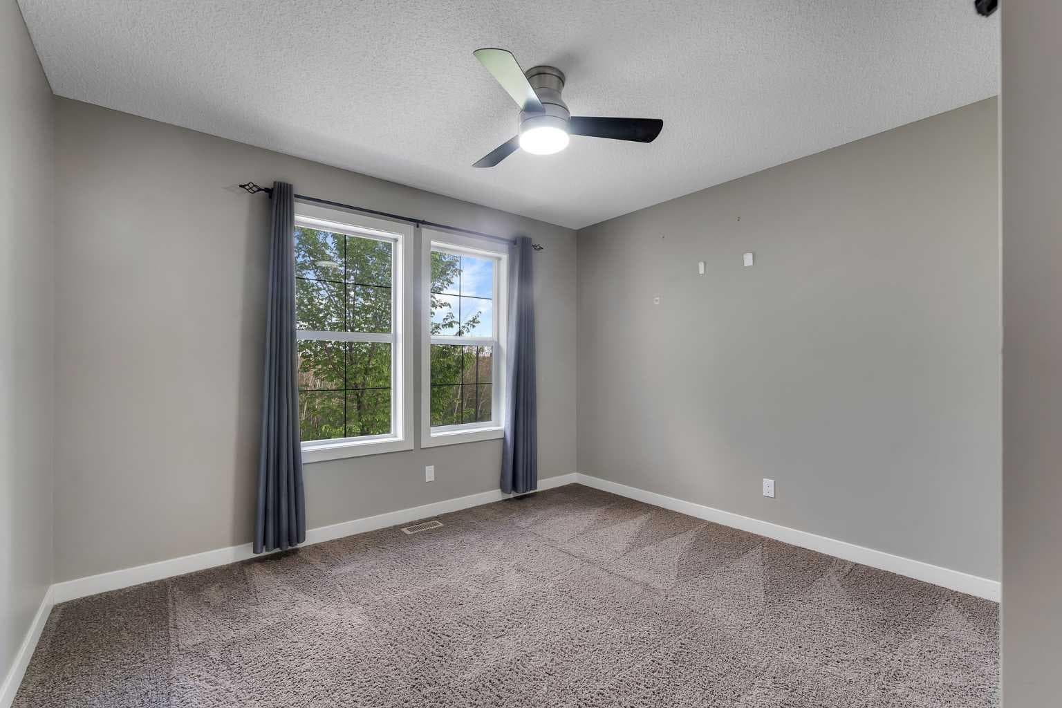 240 Elgin Meadows Way SE