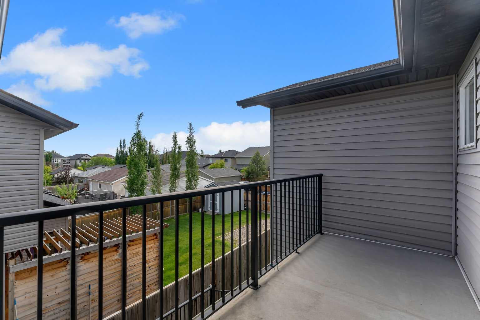 240 Elgin Meadows Way SE