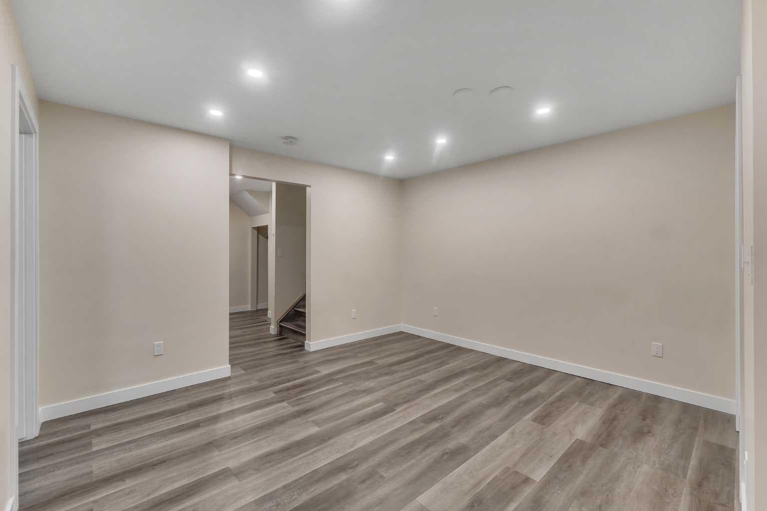 240 Elgin Meadows Way SE