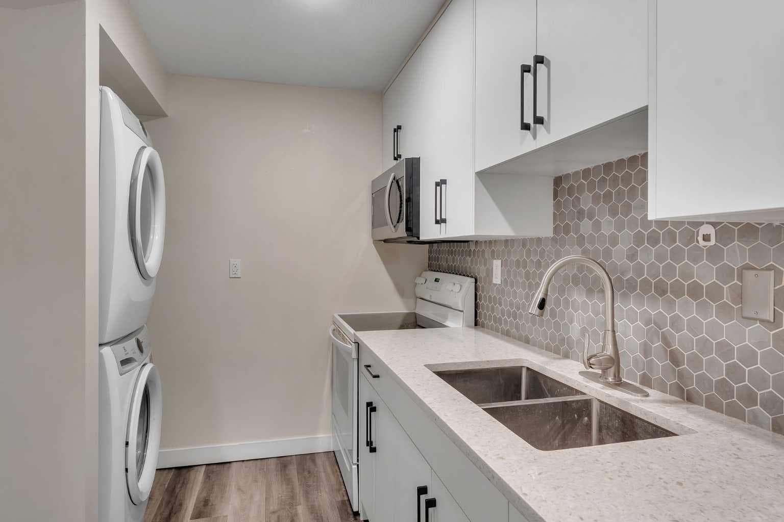 240 Elgin Meadows Way SE