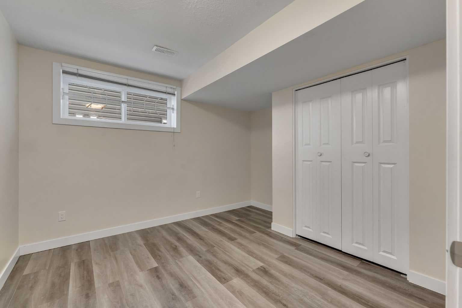 240 Elgin Meadows Way SE