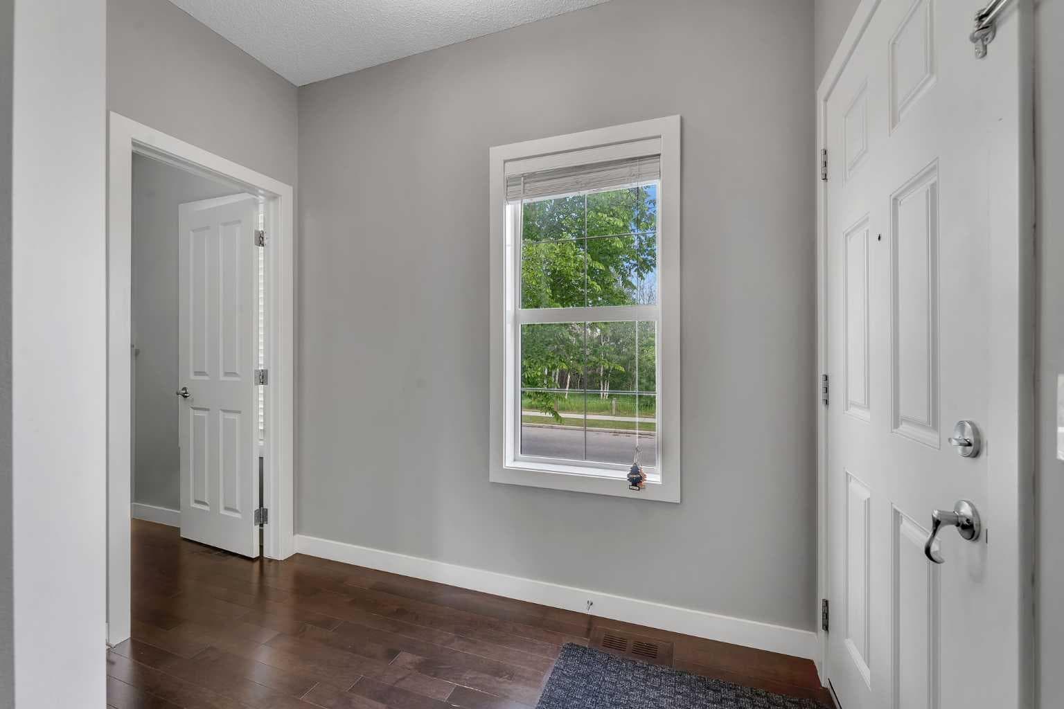 240 Elgin Meadows Way SE