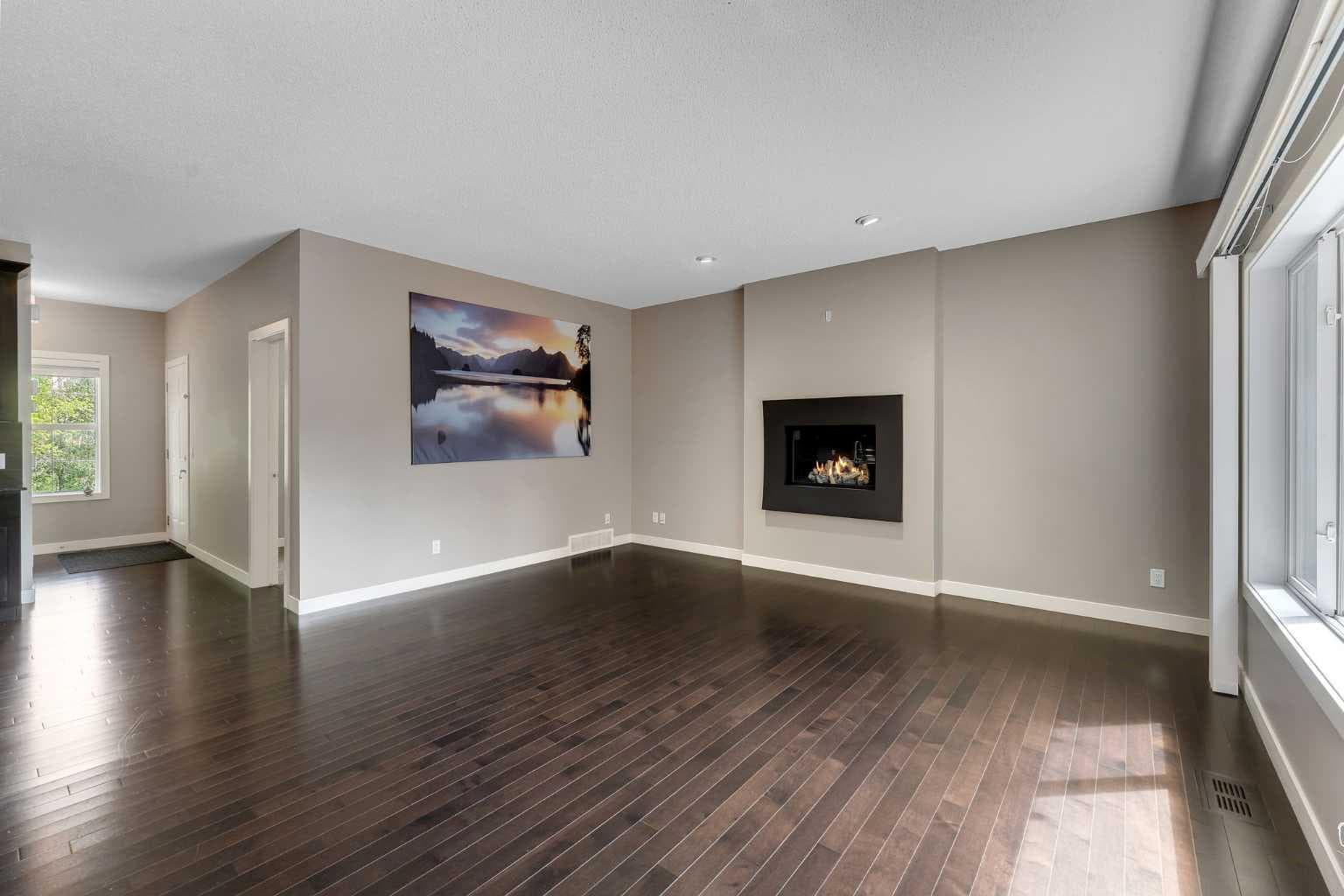 240 Elgin Meadows Way SE
