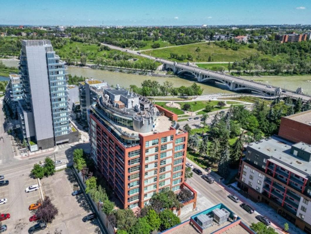 902, 205 Riverfront Avenue SW