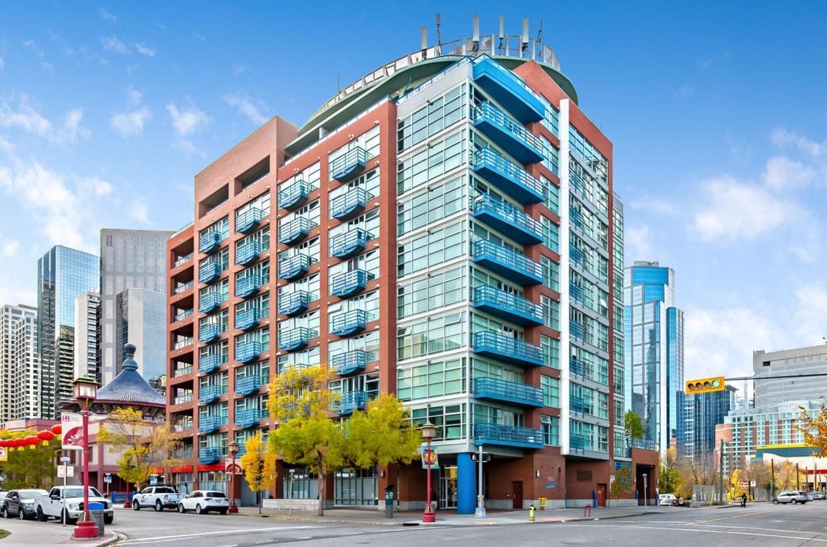 902, 205 Riverfront Avenue SW