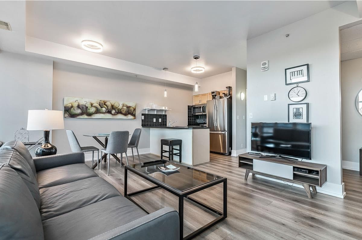 902, 205 Riverfront Avenue SW