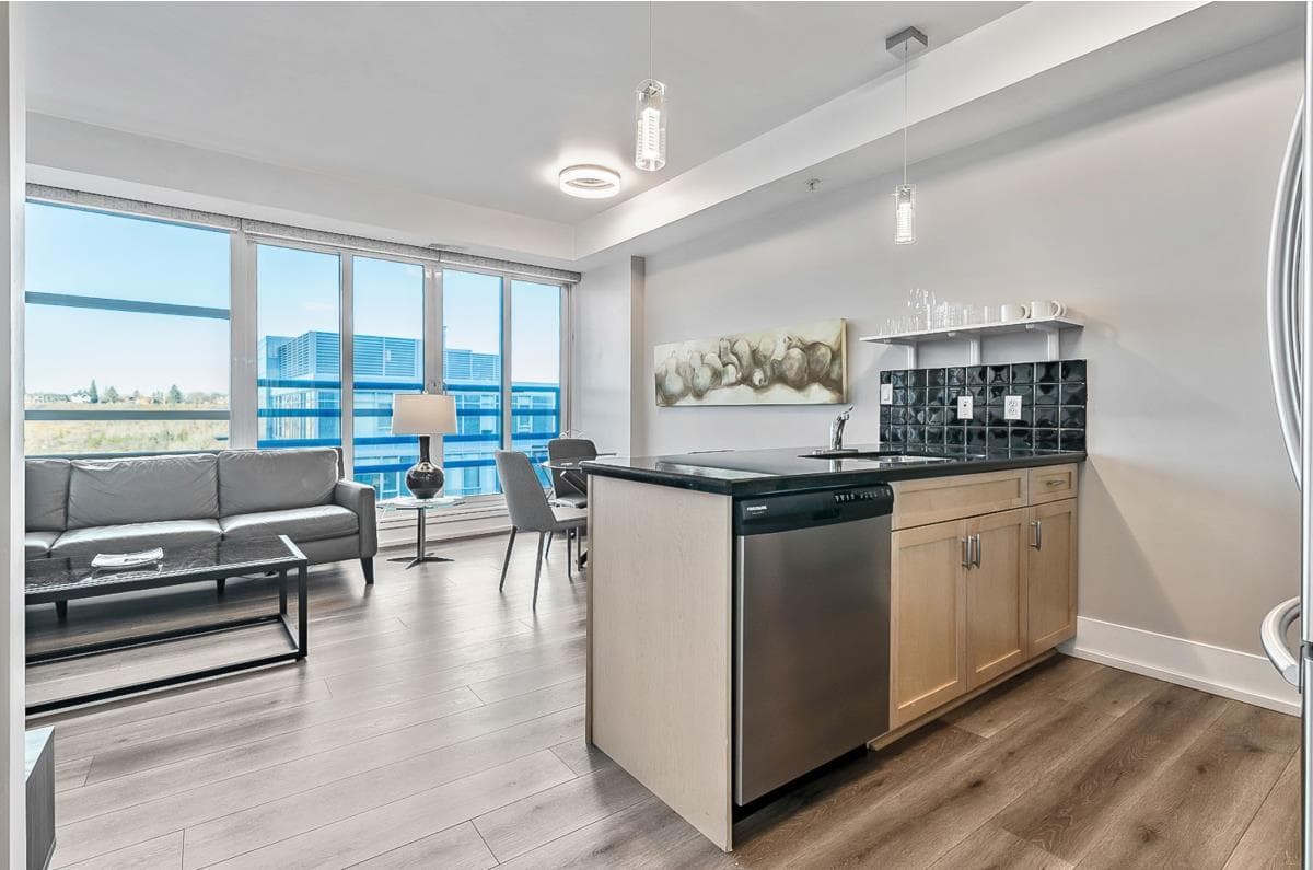 902, 205 Riverfront Avenue SW