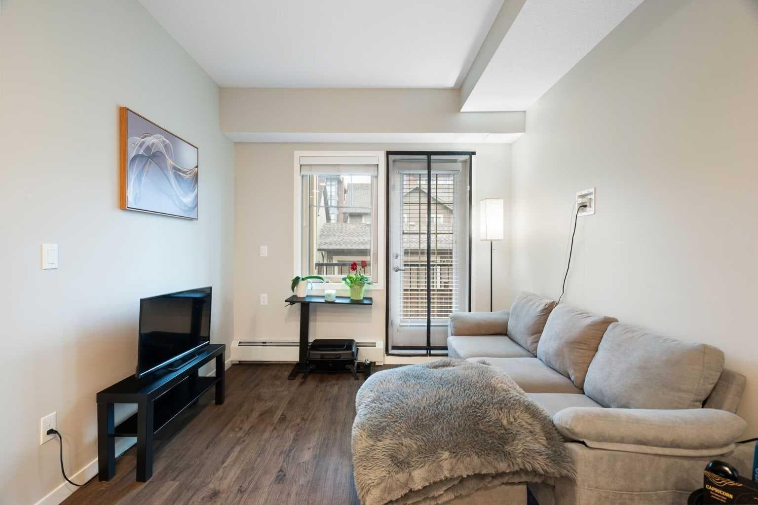 112, 30 Mahogany Mews SE