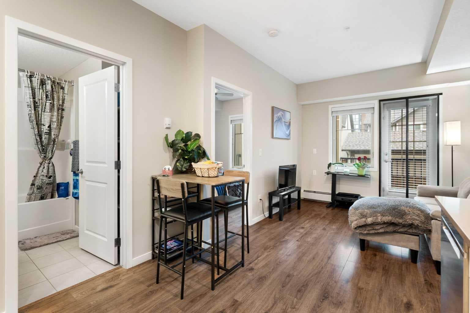 112, 30 Mahogany Mews SE