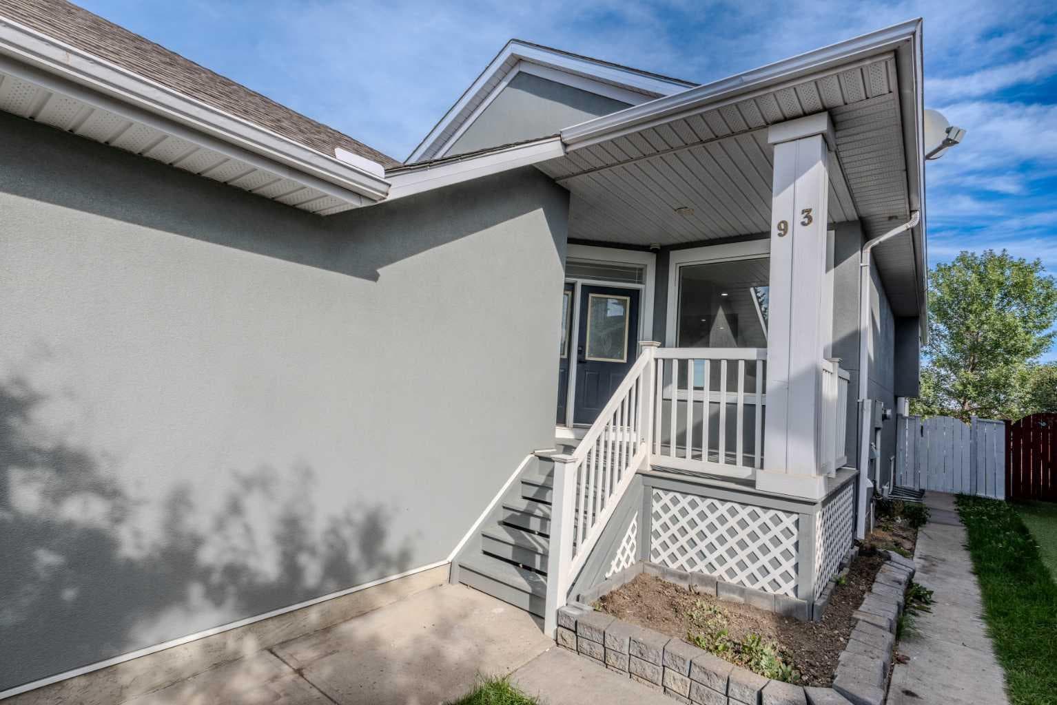 93 Coral Reef Crescent NE