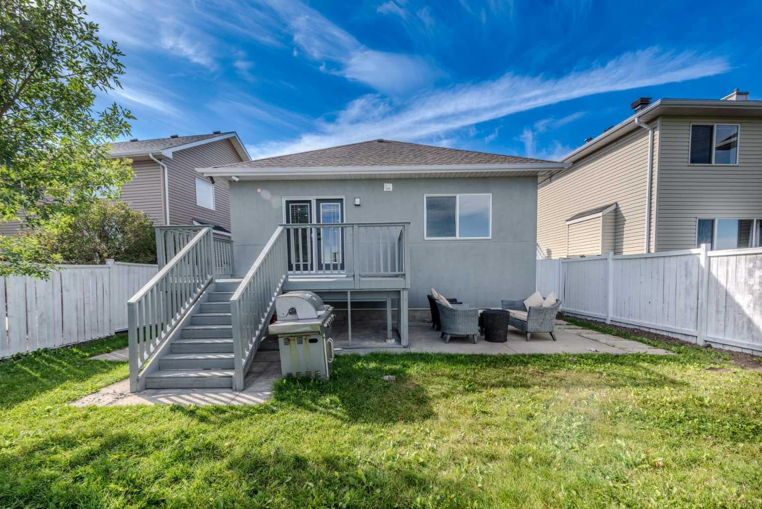 93 Coral Reef Crescent NE