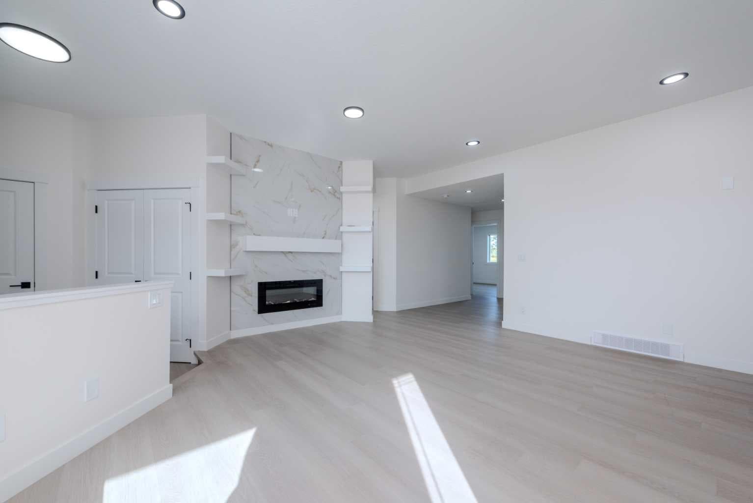 93 Coral Reef Crescent NE