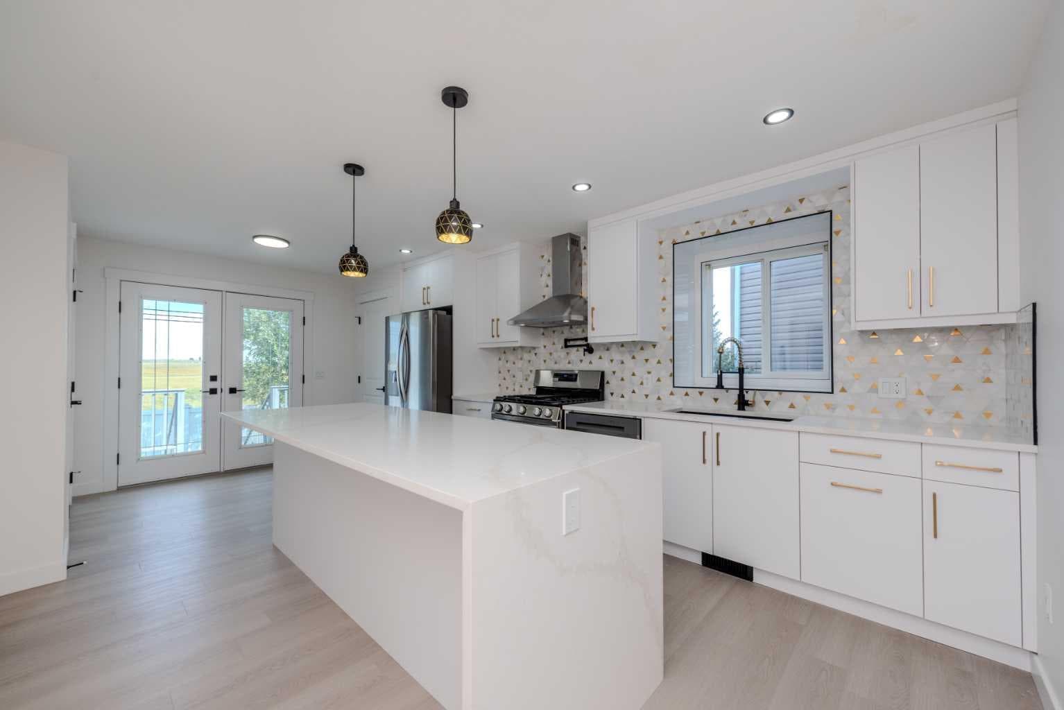 93 Coral Reef Crescent NE