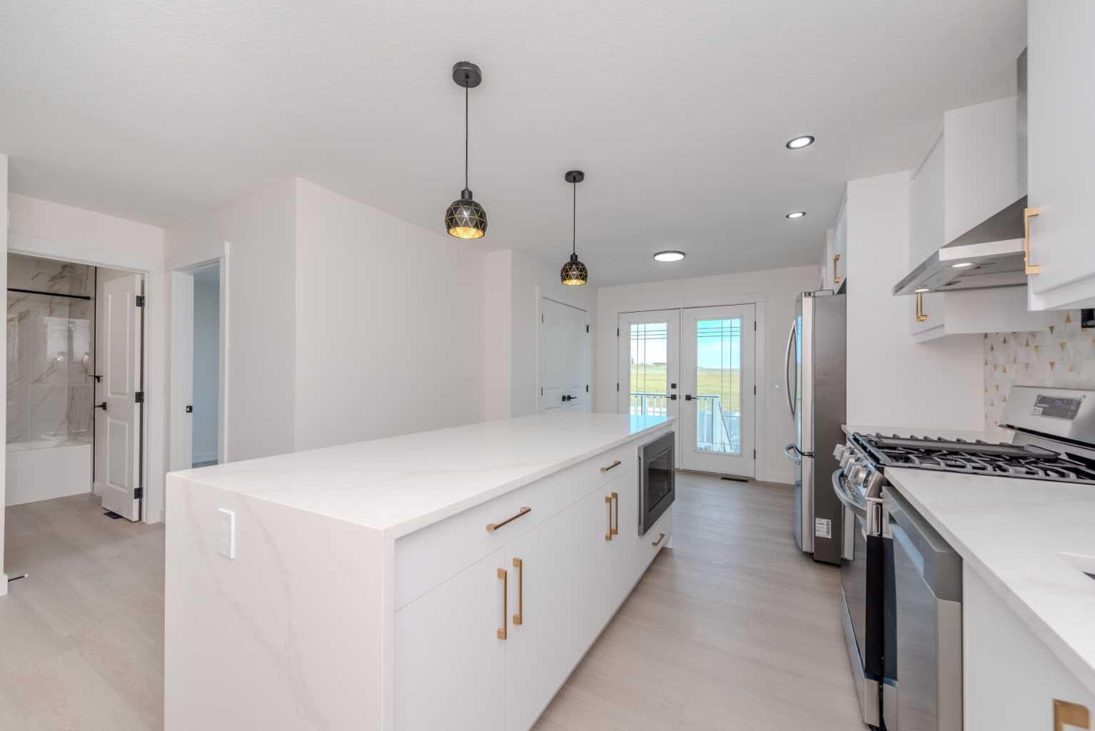 93 Coral Reef Crescent NE