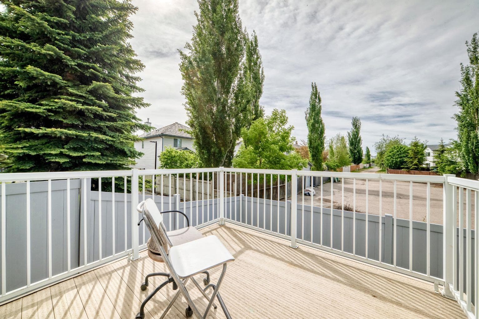 325 Mt Douglas Manor SE