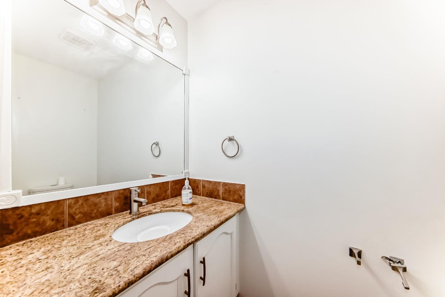 325 Mt Douglas Manor SE