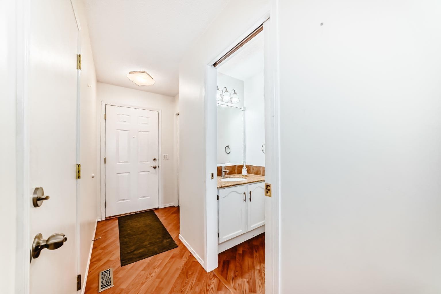 325 Mt Douglas Manor SE