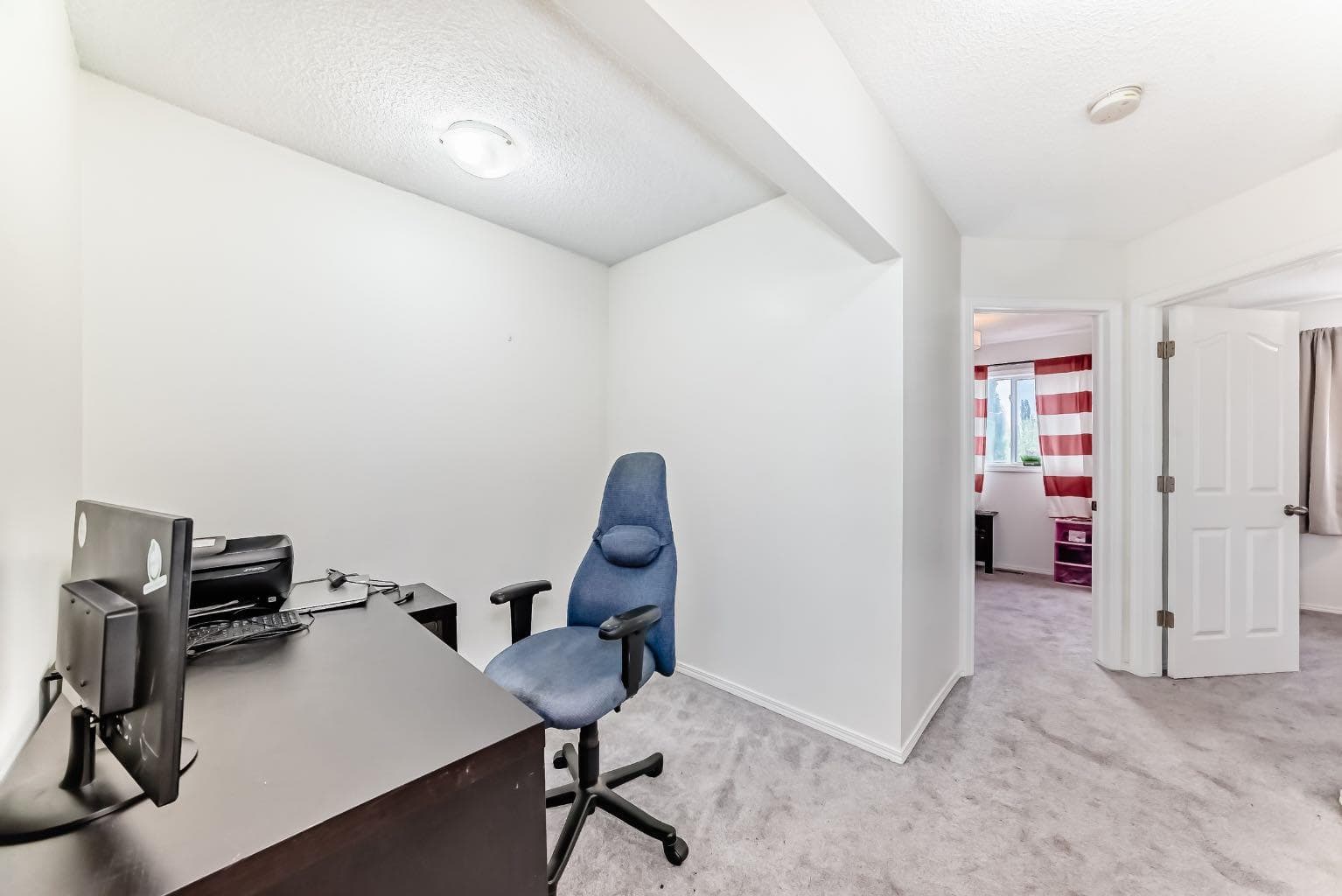 325 Mt Douglas Manor SE